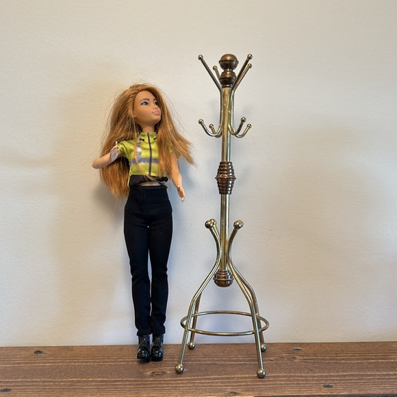 Brass Doll / Barbie Coatrack / Realistic - Picture 2 of 2